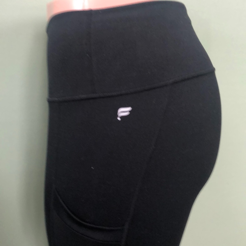 Fabletics Capri Leggings - Picture 8 of 9